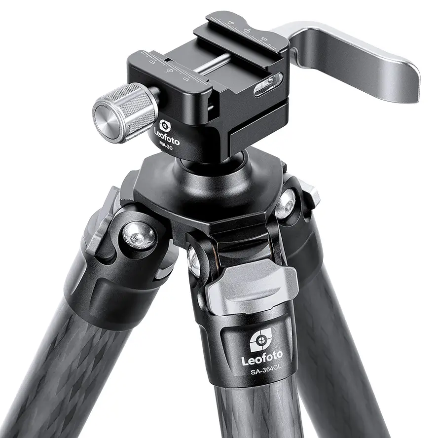 Treppiede in carbonio Leofoto SA-364CL a tre sezioni con supporto MA-30