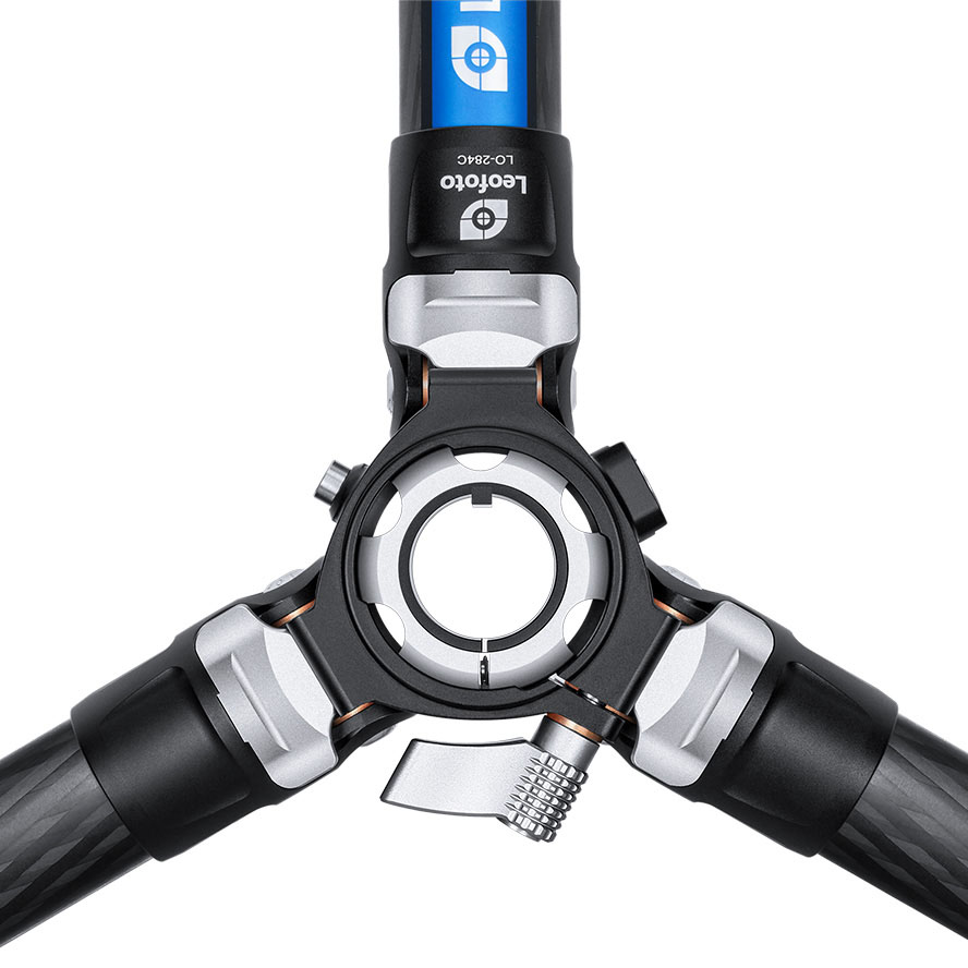 Trípode de carbono Leofoto LO-284C con columna central nivelable