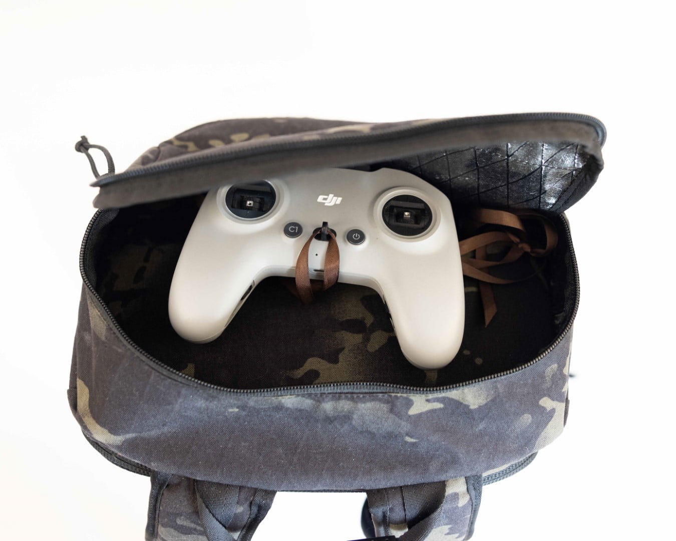 MR JAN GEAR Fotorucksack RISE XL – Multicam with Molle system