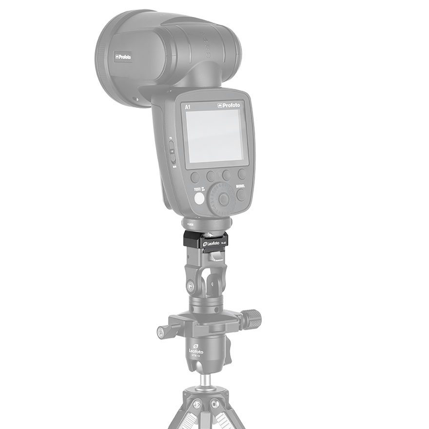 Leofoto FA-10 V quick release plate with cold shoe mount