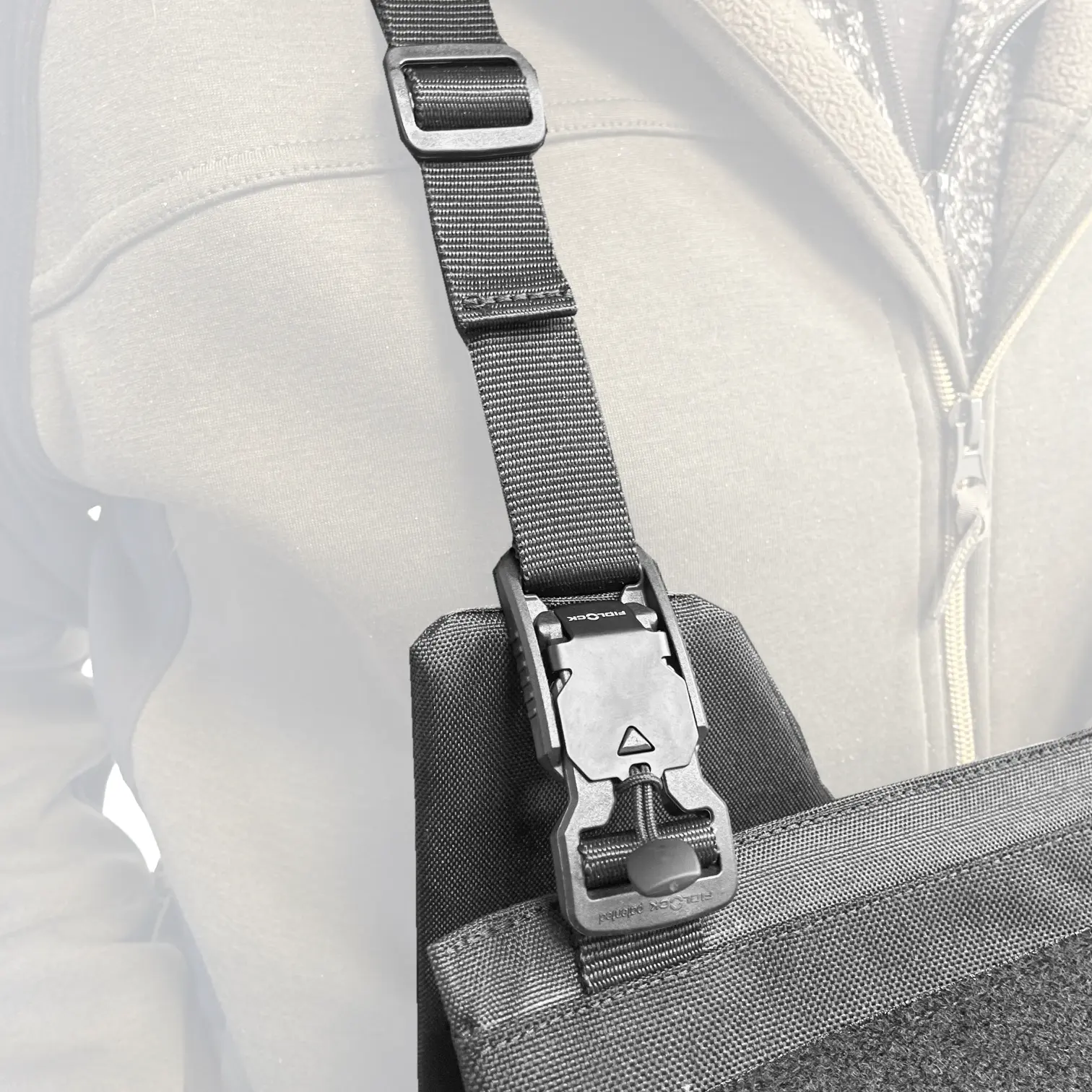 MR JAN GEAR Lens Carrier M Tragesystem für Teleobjektive schwarz (Molle & Magnetic)