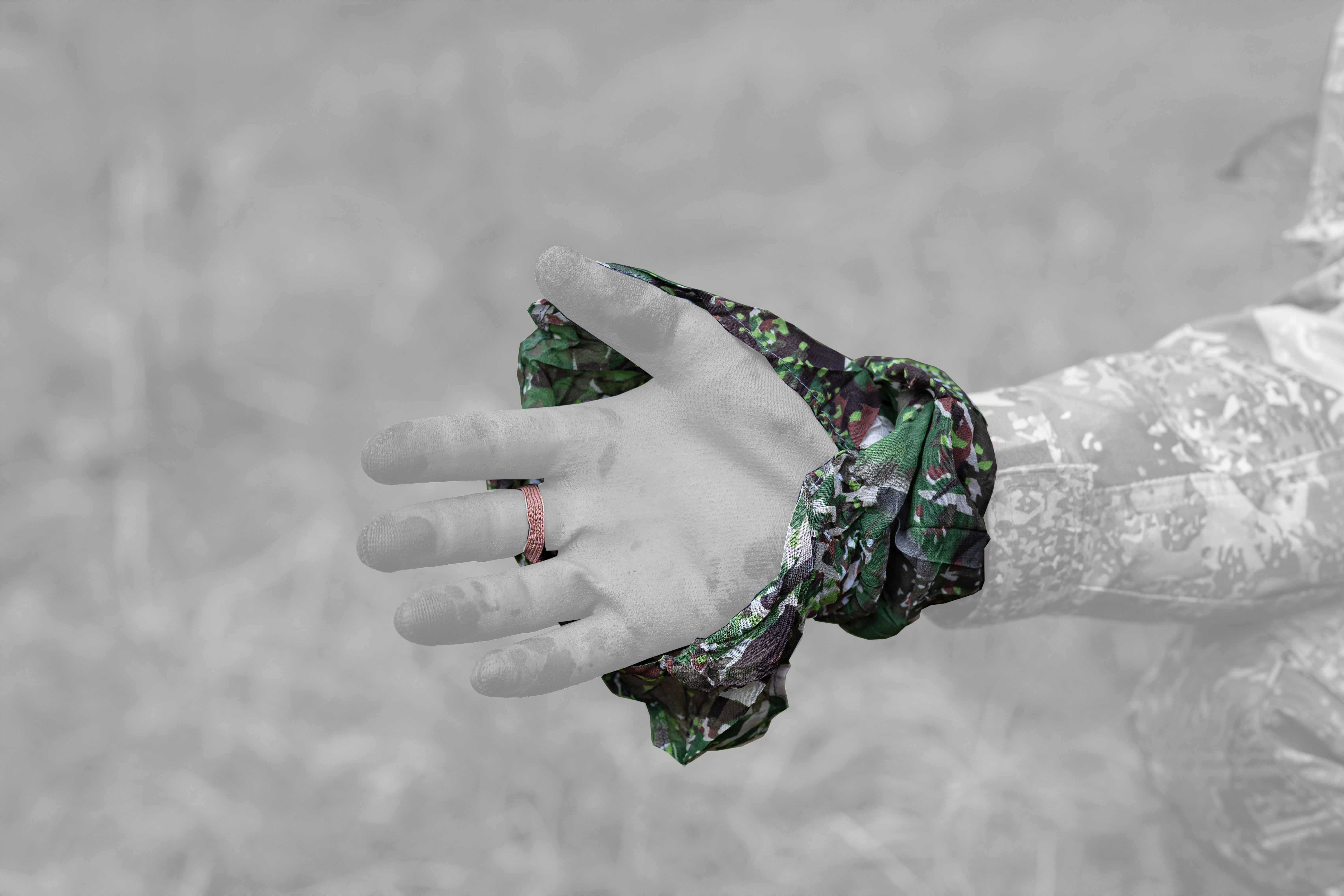 GHOSTHOOD® Hand-Camo