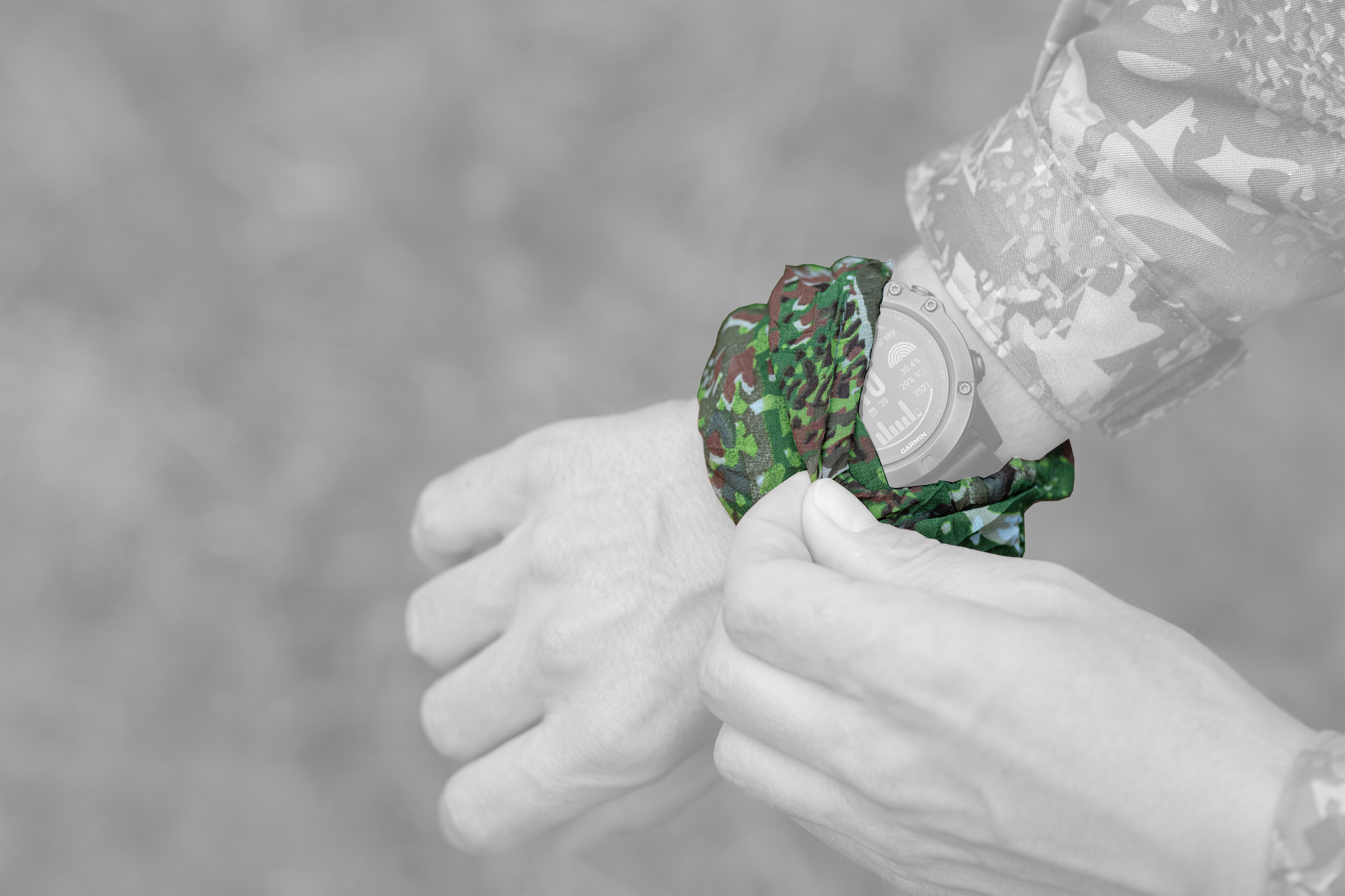 GHOSTHOOD® Hand-Camo