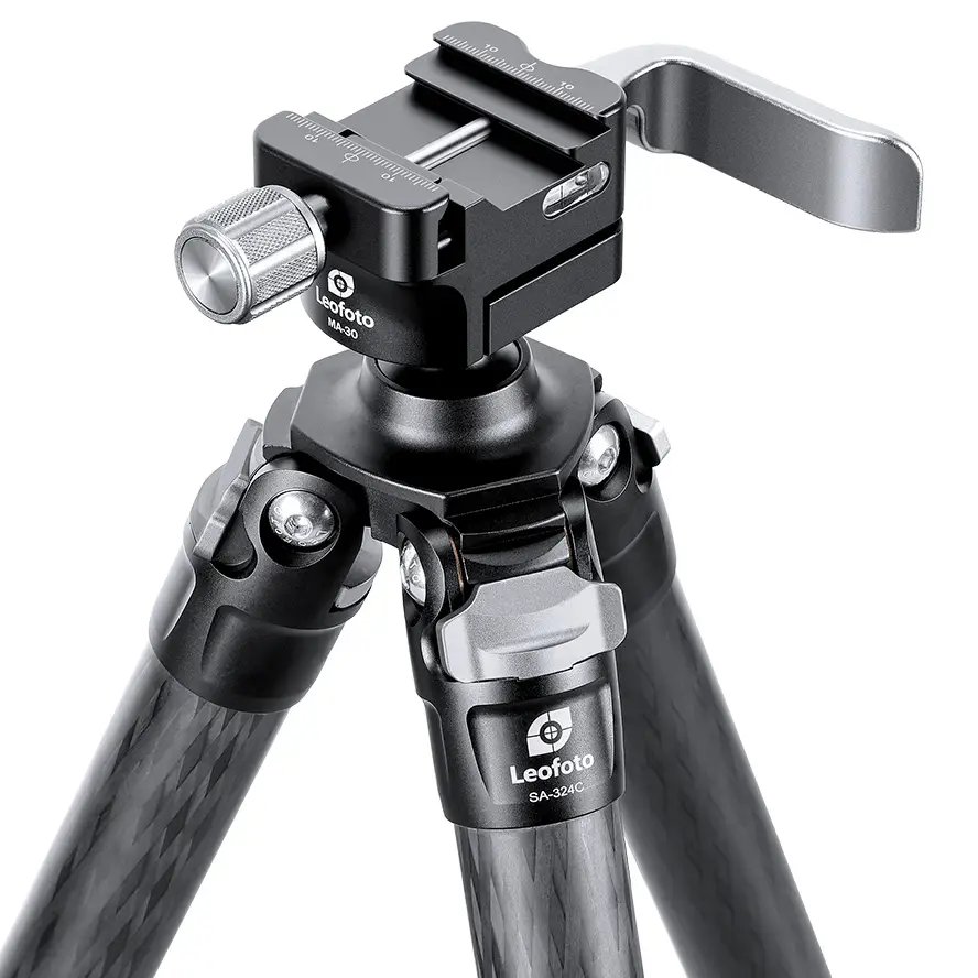Trípode de carbono de tres patas Leofoto SA-324C con soporte MA-30