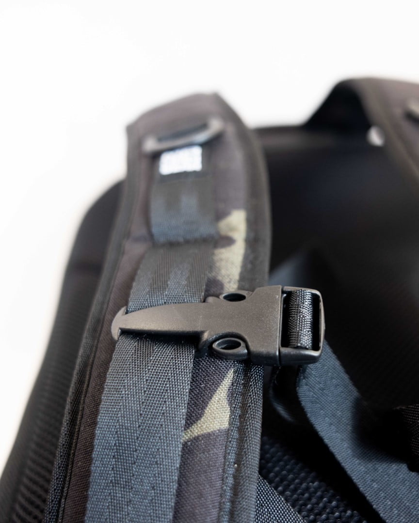 MR JAN GEAR Fotorucksack RISE XL – Multicam with Molle system