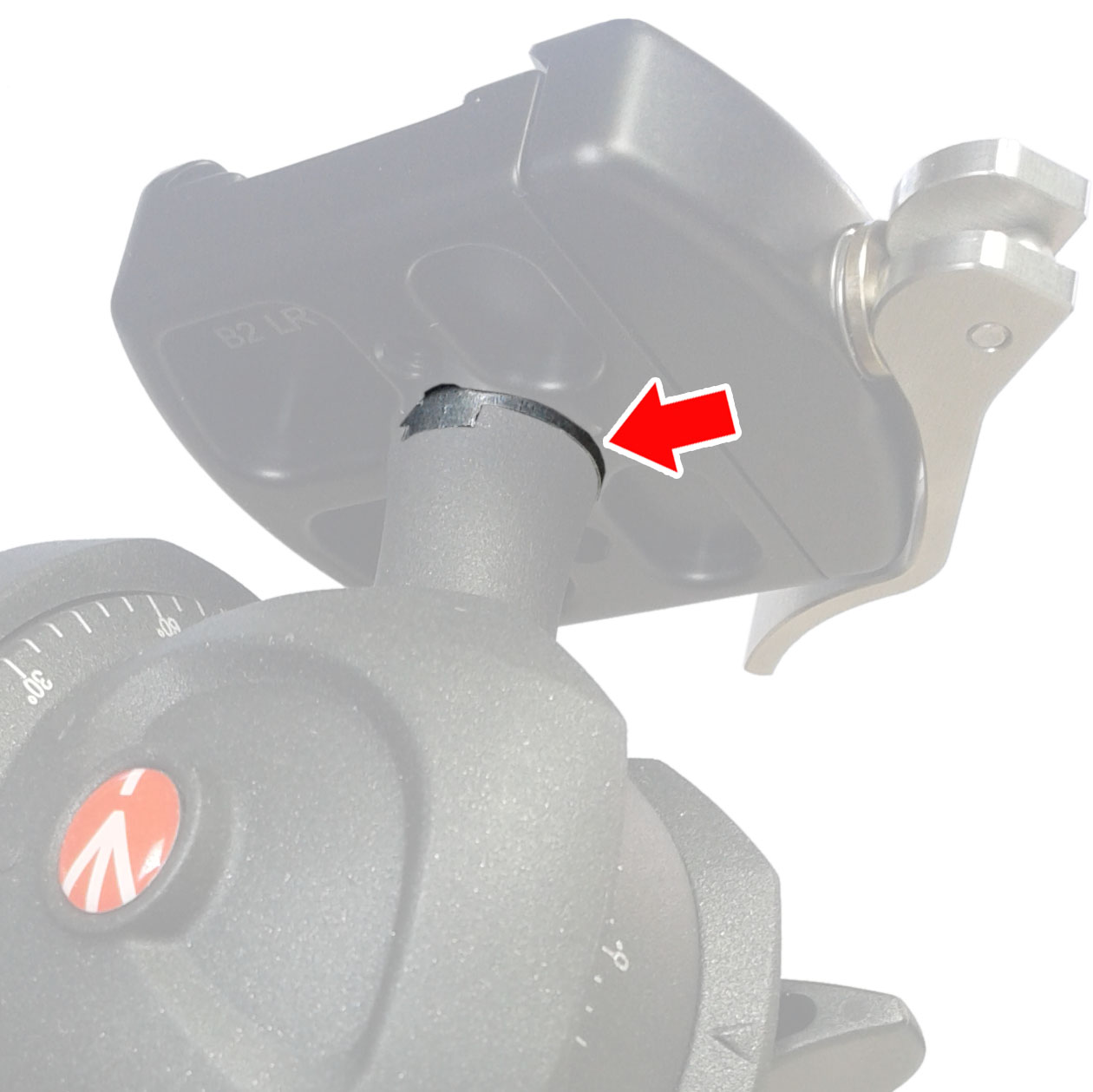 Mounting adapter for 38 mm Dovetail Clamps on Manfrotto MH05*M0 Ballheads and MH055-M8 Fluid Head